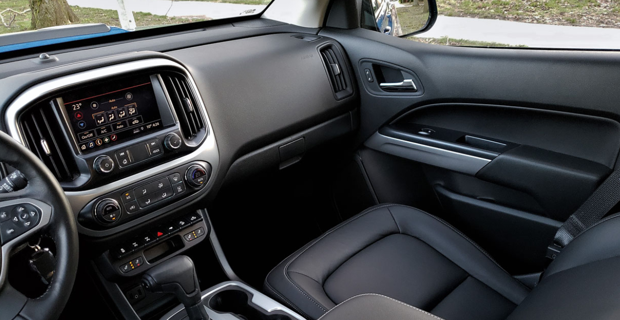 2023 Chevy Colorado Interior
