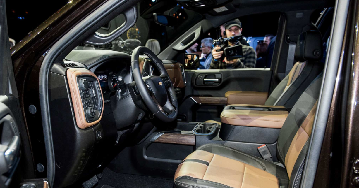 2022 Chevy High Country Interior
