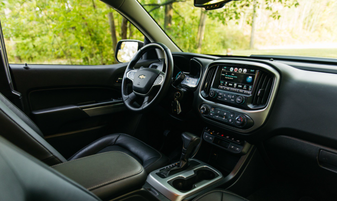 2023 Chevy Colorado Interior
