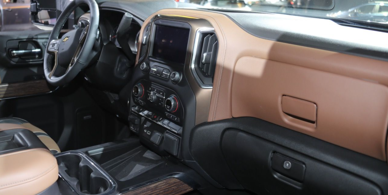 2023 Chevrolet Silverado HD Interior