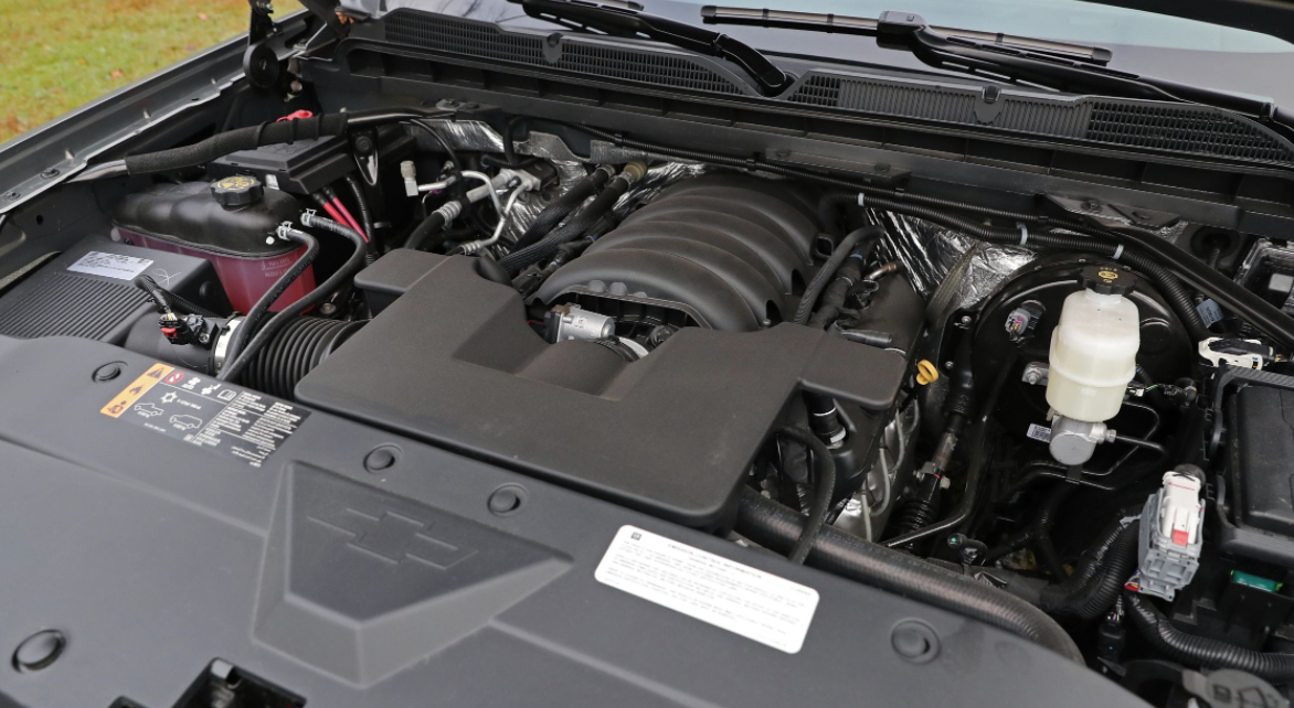 2023 Chevy 2500HD Engine