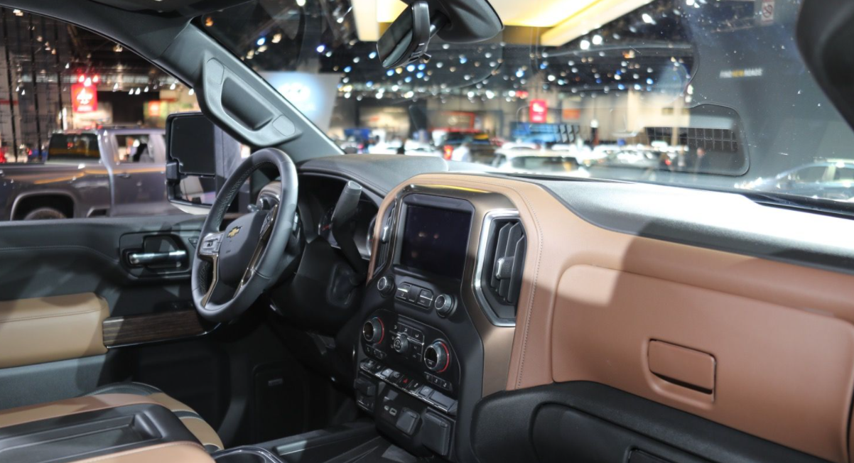2023 Chevy 2500HD Interior