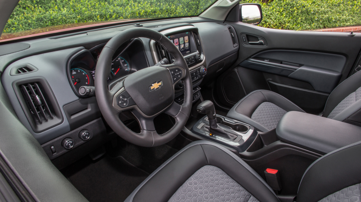 2023 Chevy Colorado Interior