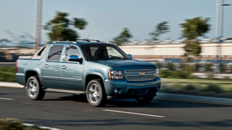 2023 Chevy Avalanche Exterior