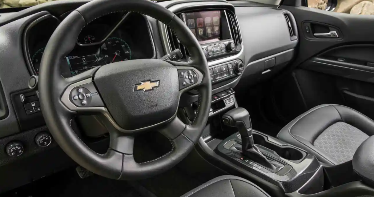 2023 Chevrolet Colorado Interior